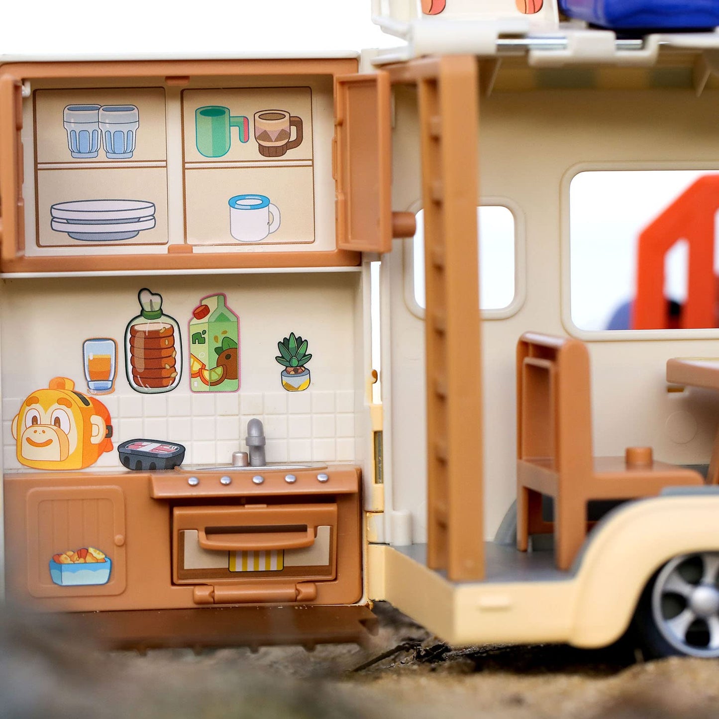 Bluey Caravan Playset, Jean Luc Figure and Accessories Mini Camp Fire Official Bluey Vehicle