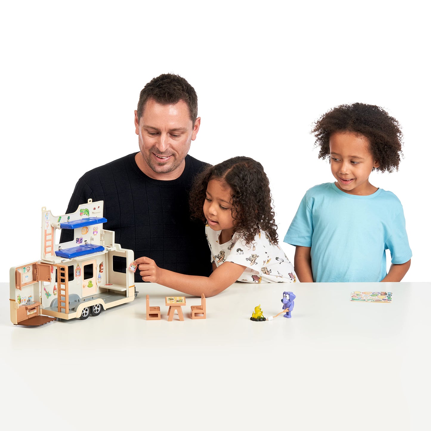 Bluey Caravan Playset, Jean Luc Figure and Accessories Mini Camp Fire Official Bluey Vehicle
